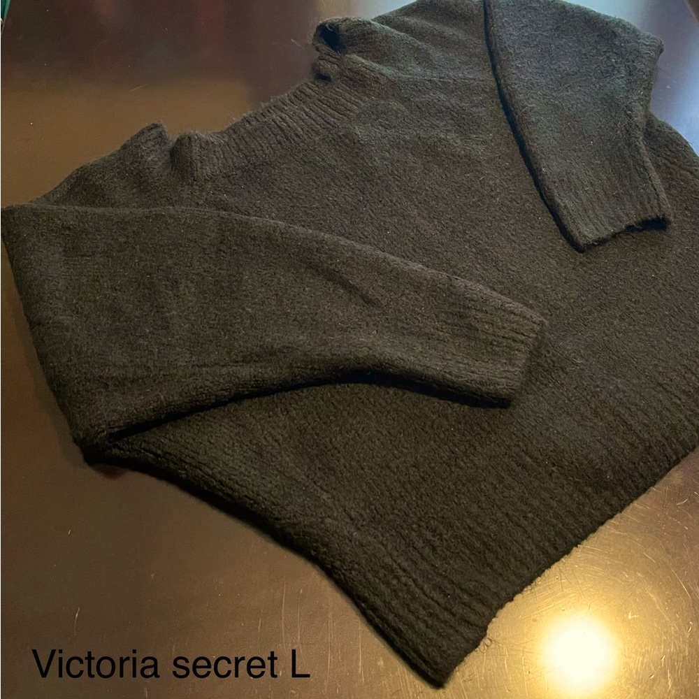 Black VS sport sweater